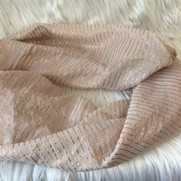 Versona Infinity Scarf - Picture 5 of 5